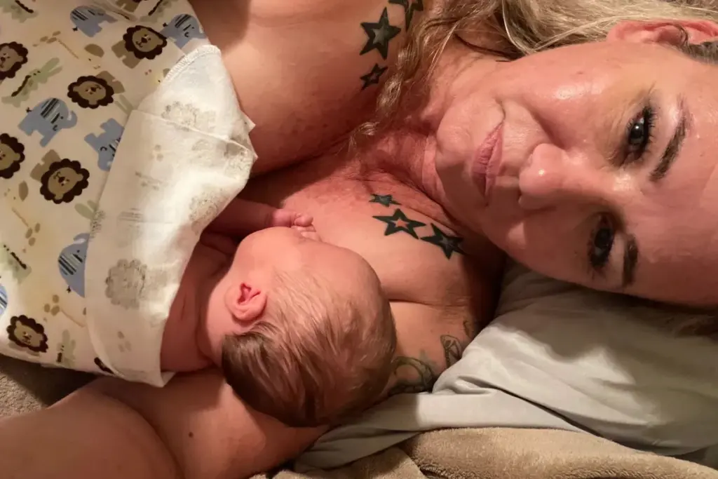 Vrouw adopteert het kind van de overleden ex-vrouw van haar man