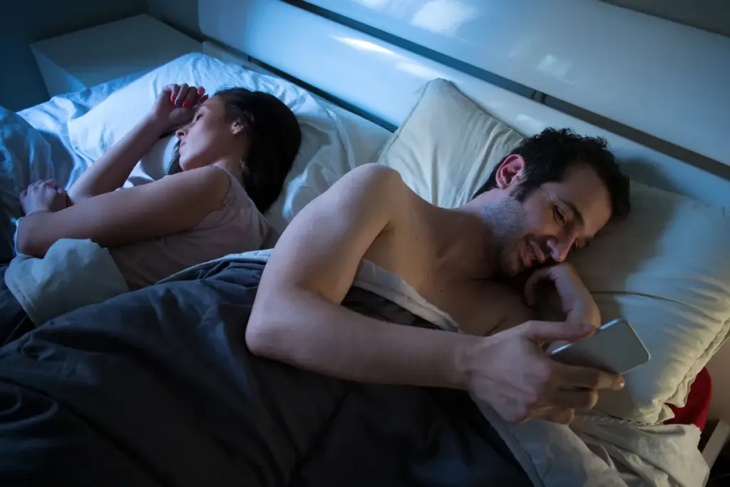 Toen ik ontdekte dat mijn man me bedroog — met mijn eigen moeder