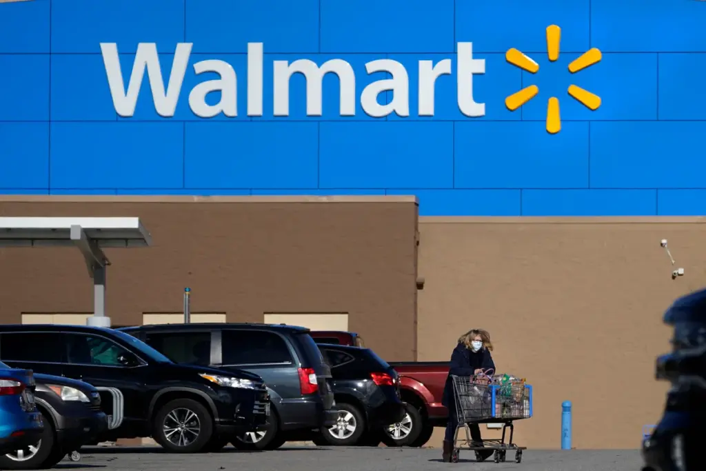 Walmart onthult na 20 jaar nieuw logo – klanten verbaasd door rebranding