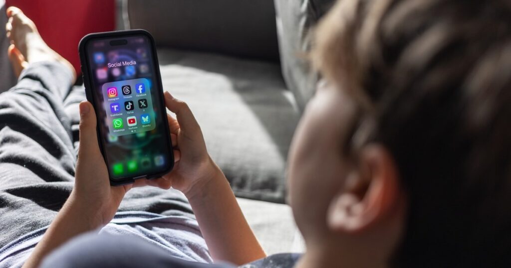 Australia bereidt zich voor op rechterlijke strijd tegen jongeren-socialemediavoorschriften