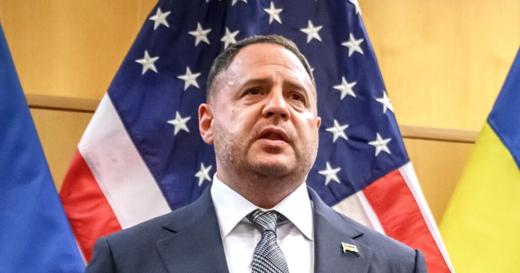 Een Schandaal van Corruptie Verzwakt Oekraïense Leiderschap te Midden van Vredesonderhandelingen