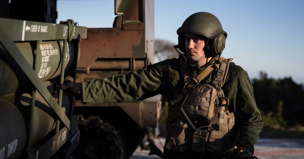 Macron kondigt nieuw nationaal legerdienstplan aan te midden van toenemende veiligheidszorgen in Europa