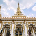 Verbazingwekkend voorval bij Thaise tempel: vrouw beweegt zich uit haar doodskist