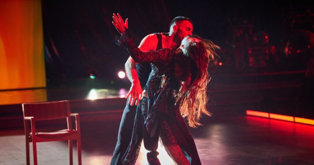 Dansen te midden van oorlog: Oekraïense helden schitteren op het nieuwe ‘Tantsi z zirkamy’ programma