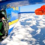 Een gevaarlijke sprong in Australië: parachutes verstrikt en een bijna ramp