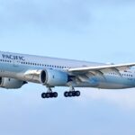 Een passagier probeert vliegtuigdeur te openen tijdens vlucht van Boston naar Hong Kong