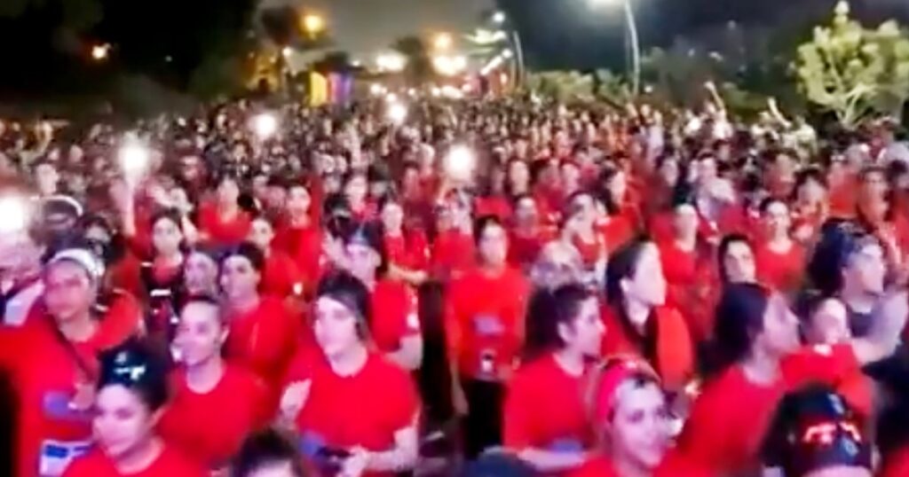 Irreguliere marathon in Iran: vrouwen zonder hoofddoek en de reactie van autoriteiten