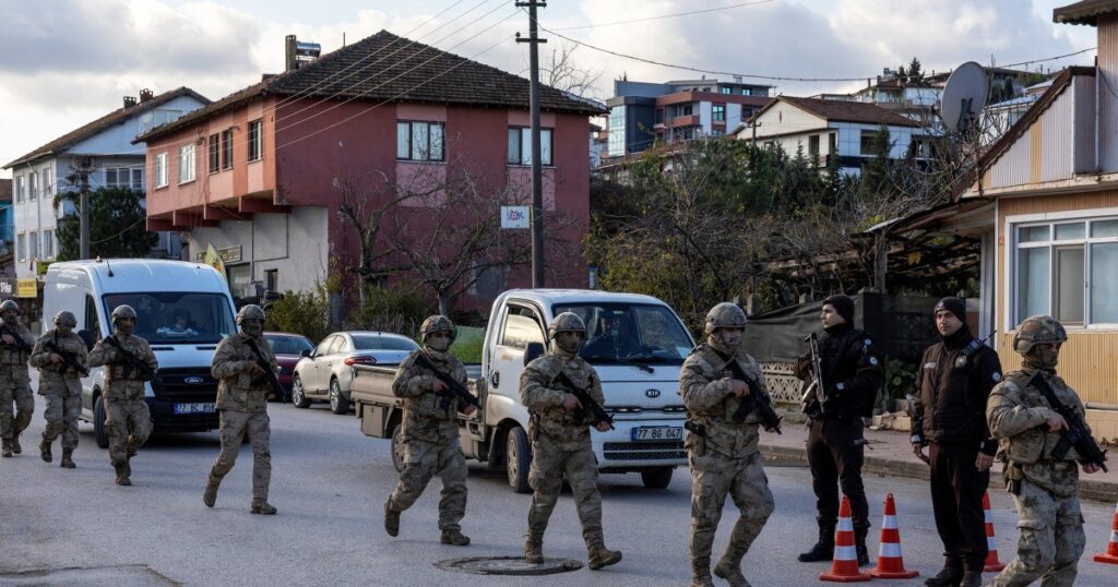 Turkse Operaties Tegen Verdachte ISIS-leden: Een Overzicht van de Recente Acties en Zorgmaatregelen