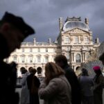 Werknemers van het Louvre stemmen voor staking na ongunstige arbeidsomstandigheden en aanvallen