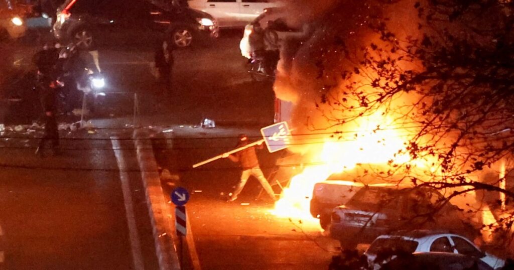 Iraniërs herstellen verbindingen na weken van chaos en internationale spanningen