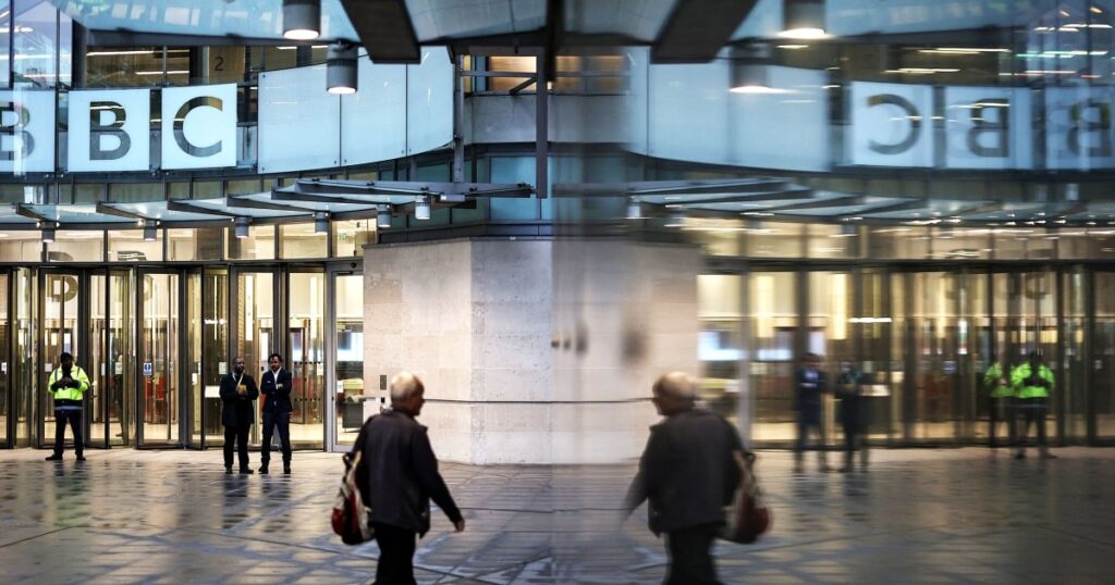 Journalistische rechtszaken: Hoe de BBC zich verdedigt tegen een claims van $10 miljard