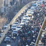 Tragische overwinning: Een gewonde bij protesten in Iran en de reactie van de autoriteiten