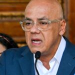 Venezuela vrijlaat een aanzienlijk aantal politieke gevangenen in een mogelijke zet richting meer vrijheid