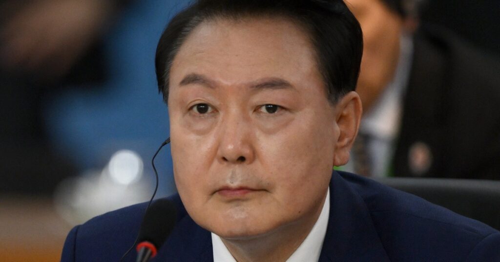 Voormalig Zuid-Koreaanse president Yoon Suk Yeol krijgt gevangenisstraf van vijf jaar wegens staat van beleg